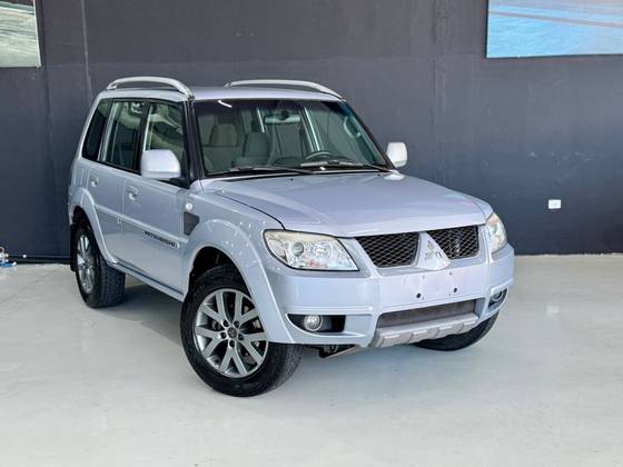 MITSUBISHI PAJERO TR4 2.0 4X2 16V 140CV FLEX 4P AUTOMÁTICO MITSUBISHI PAJERO TR4 2.0 4X2 16V 140CV FLEX 4P AUTOMÁTICO